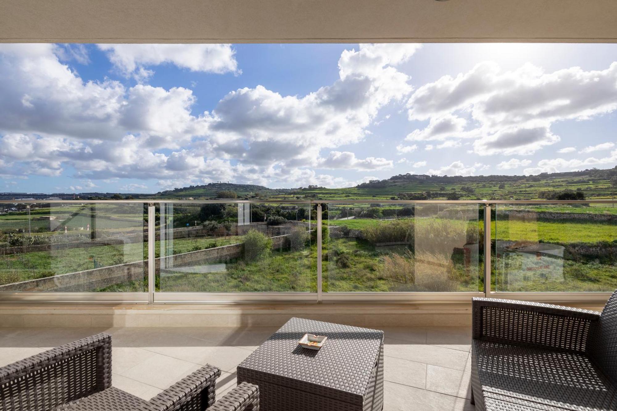 Modern & Spacious 2Br Apartment With Country Views - Close To Xemxija Bay St. Paul's Bay Buitenkant foto